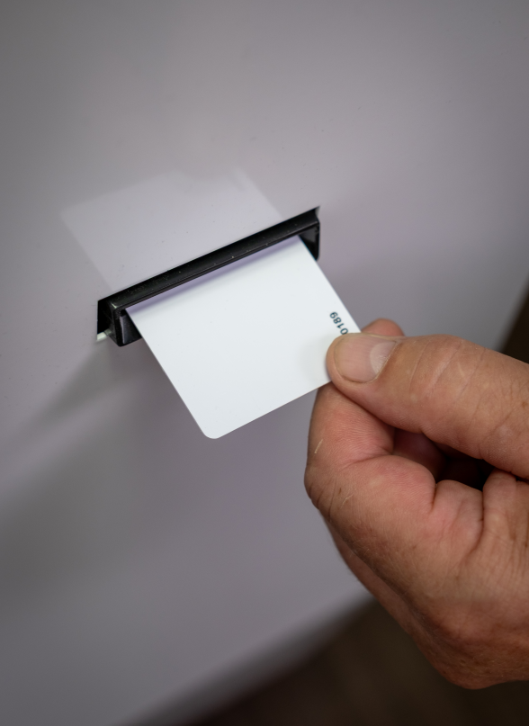 Automatic badge dispenser Teleportel kiosk